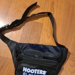 Hooters top fanny pack